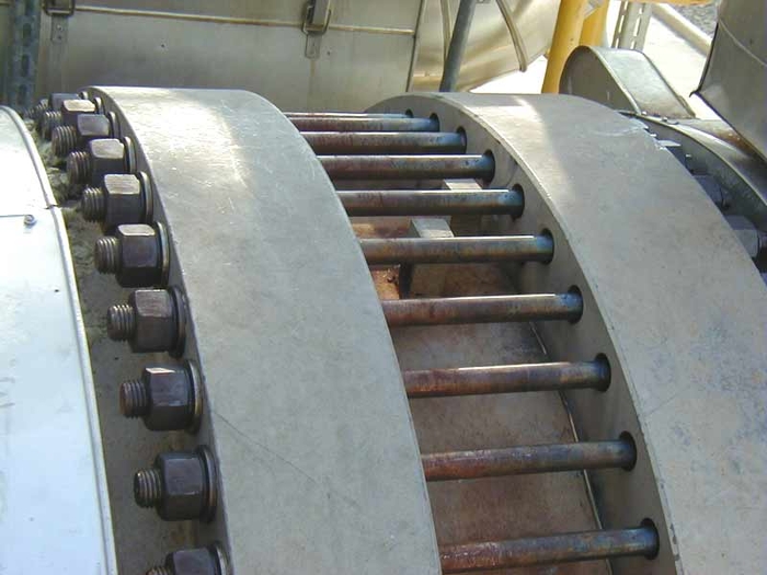 Static seals on vessels